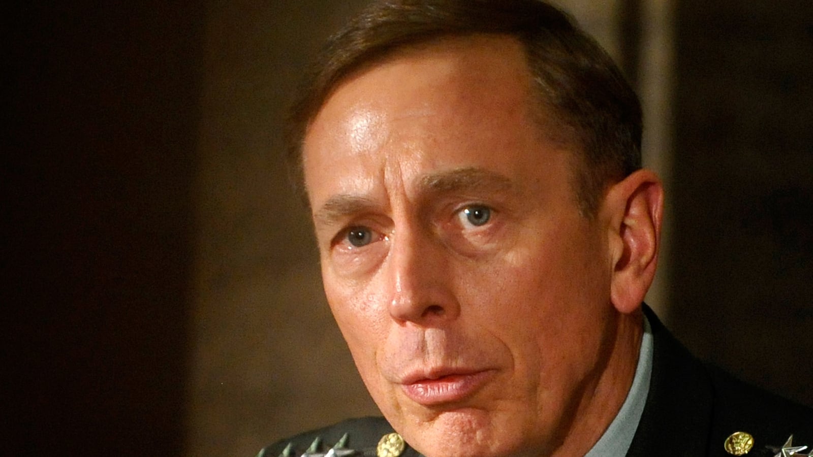 cheats/2012/11/11/fbi-cia-face-petraeus-questions/fbi-cia-face-questioning-petraeus-cheat_krfrxm