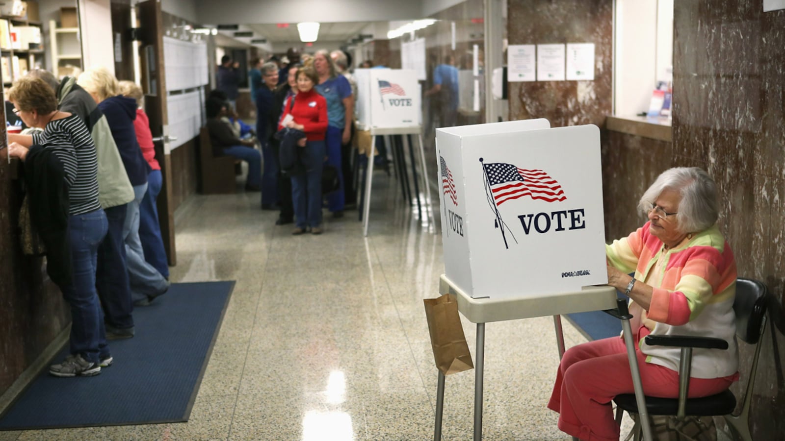 articles/2012/10/14/it-s-election-month-2012-early-voting-changes-presidential-landscape/jacobs-early-voting-tease-embed_zuzqao