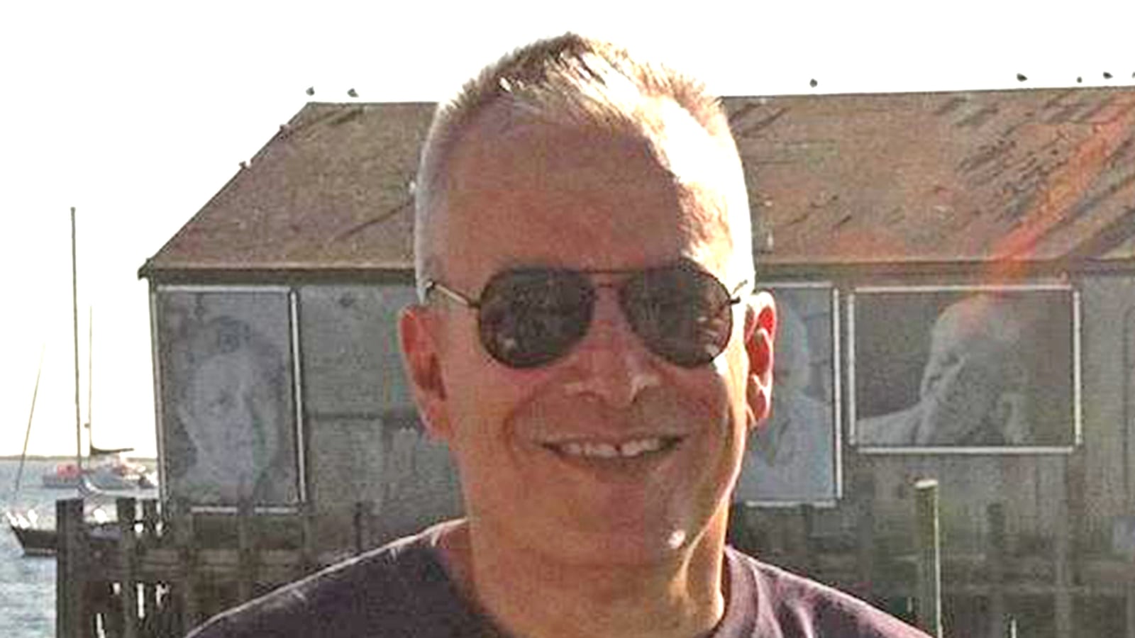 articles/2017/01/20/this-man-moved-to-across-the-world-to-avoid-president-trump/170120-murphy-belis-tease_rsvzp4