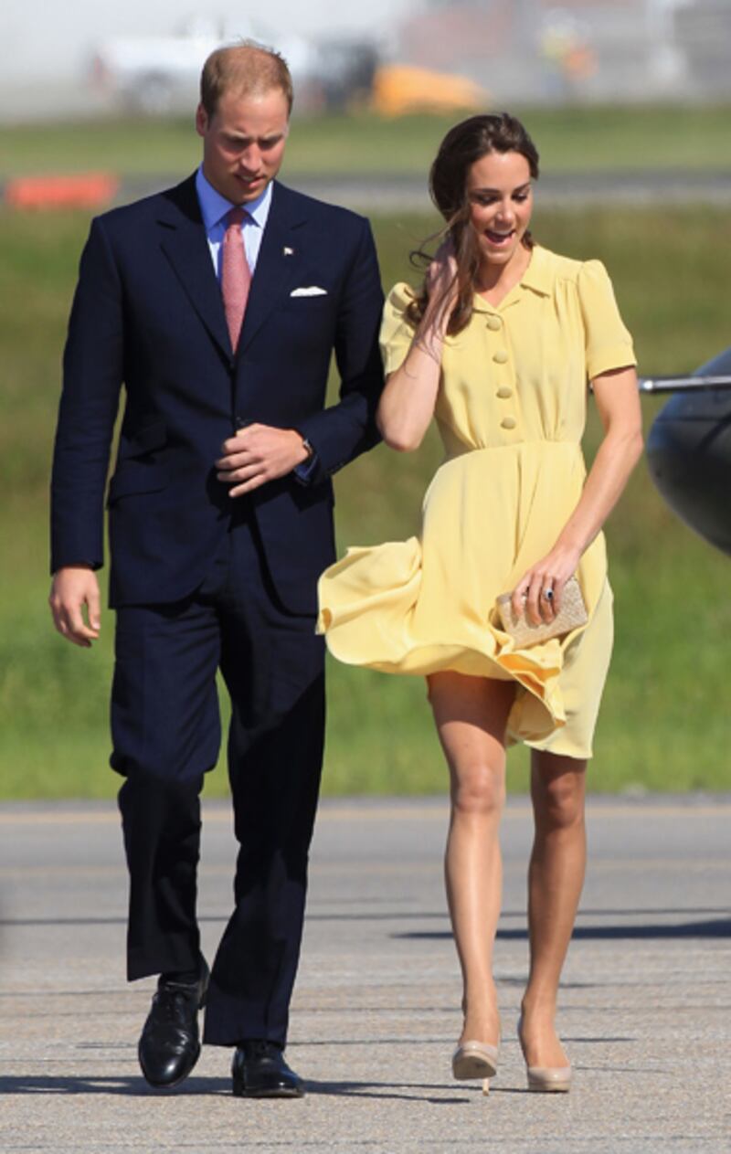 galleries/2010/12/10/kate-middleton-lookbook/kate-yellow-dress_tihrmi