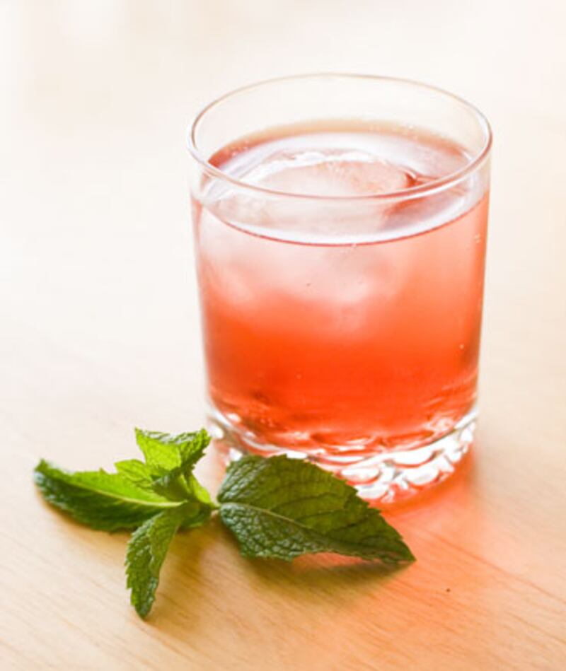 galleries/2010/07/12/the-healthiest-and-fattiest-cocktails/summer-drinks---salty-dog_tocx9f