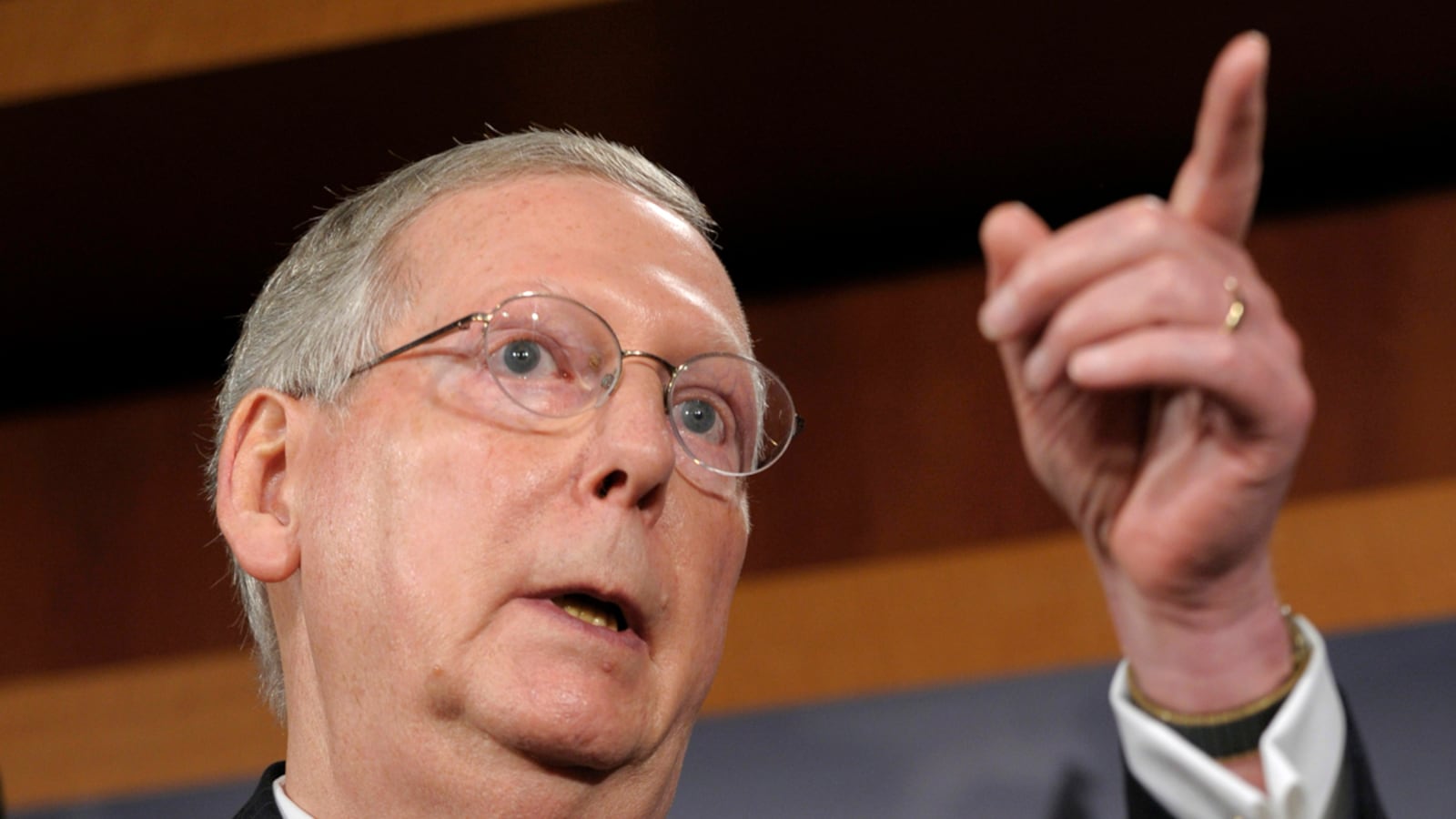 articles/2011/08/03/congressional-super-committee-gives-america-no-way-out-of-the-debt-debate/Mitch-McConnell-debt-tomansky_xw7fwa