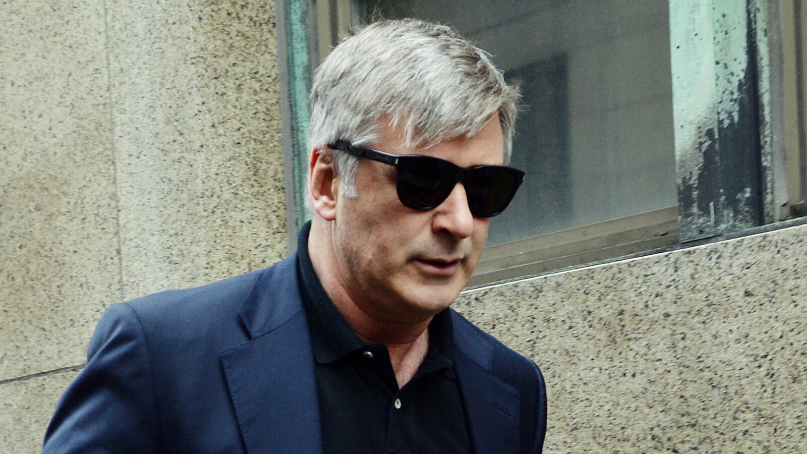 cheats/2013/11/17/baldwin-i-may-not-return-to-msnbc/131117-alec-baldwin-cheat_vuzk9p