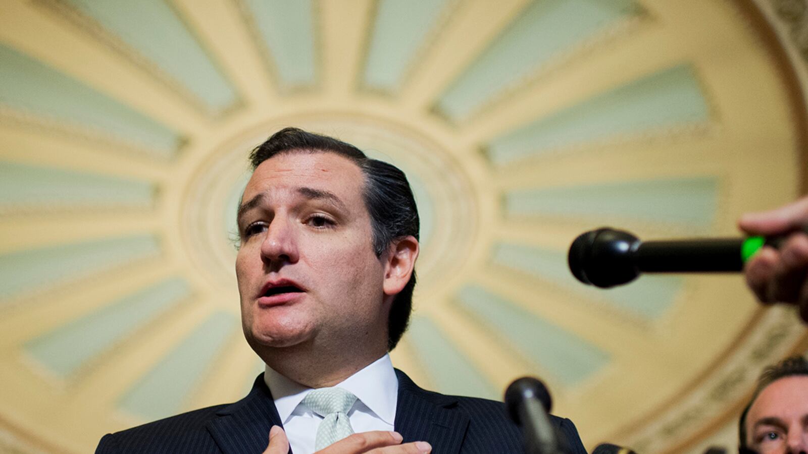 articles/2013/10/11/ted-cruz-gets-heckled-by-protestors/131007-tomasky-gop-lies-box_awttmq