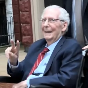 SNL, Michael Che on Mitch McConnell