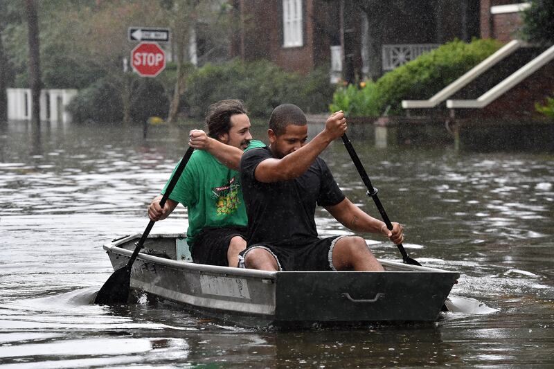 galleries/2015/10/05/south-carolina-battles-devastating-flooding-photos/151005-sc-flooding-01_cblqwt