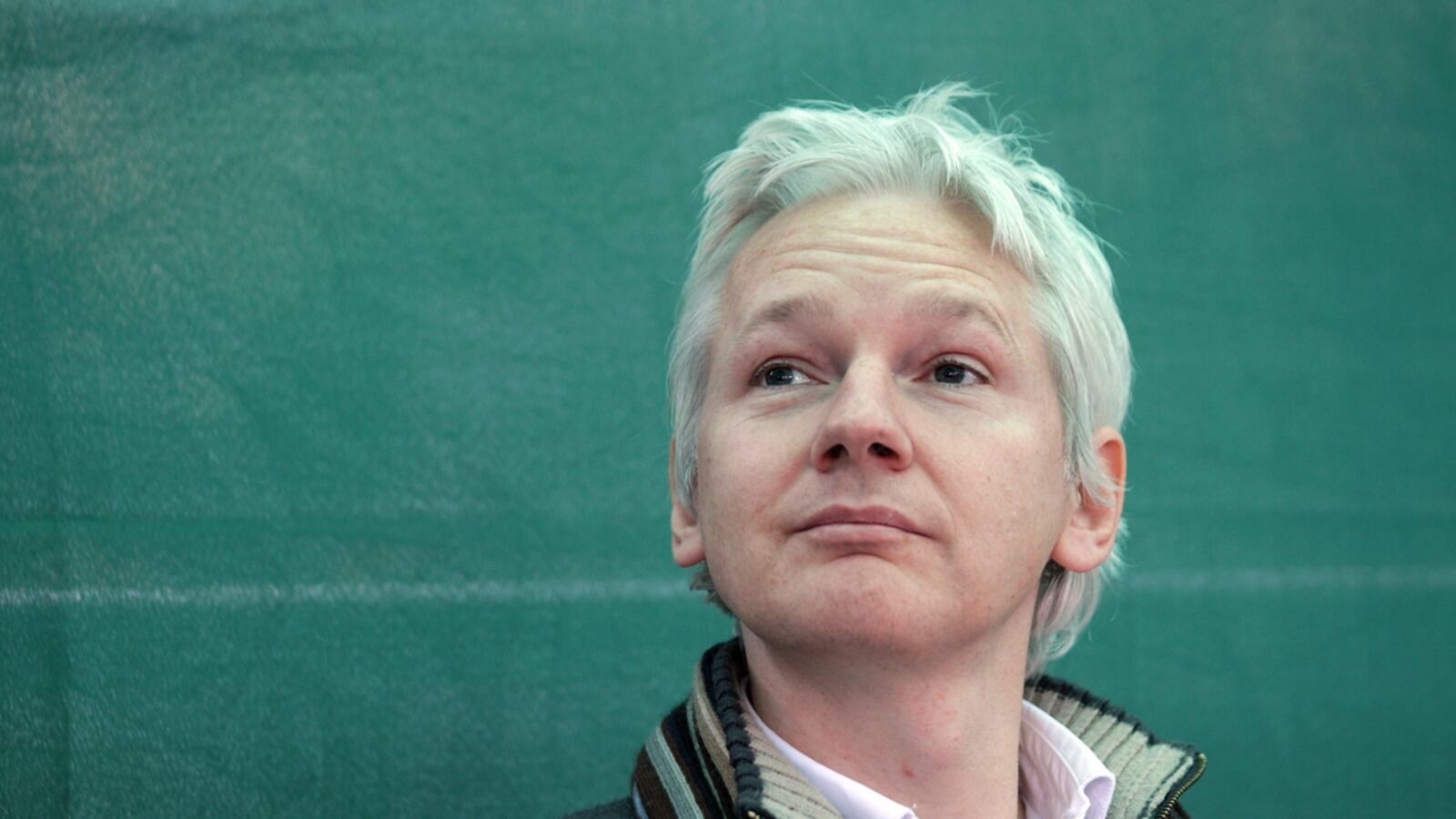 cheats/2012/06/19/assange-seeking-asylum-at-embassy/assange-julian-digital100-2012_vlpxzi