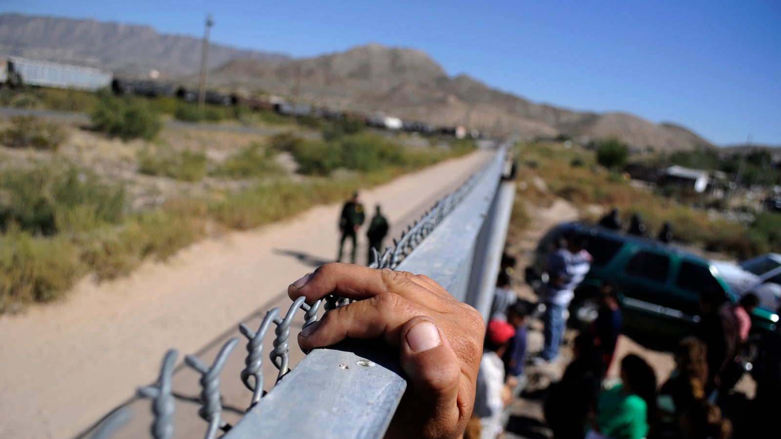 articles/2014/07/12/how-the-government-is-using-subliminal-songs-to-scare-central-american-immigrants/140711-immigration-songs-dickson-tease_hamk0j