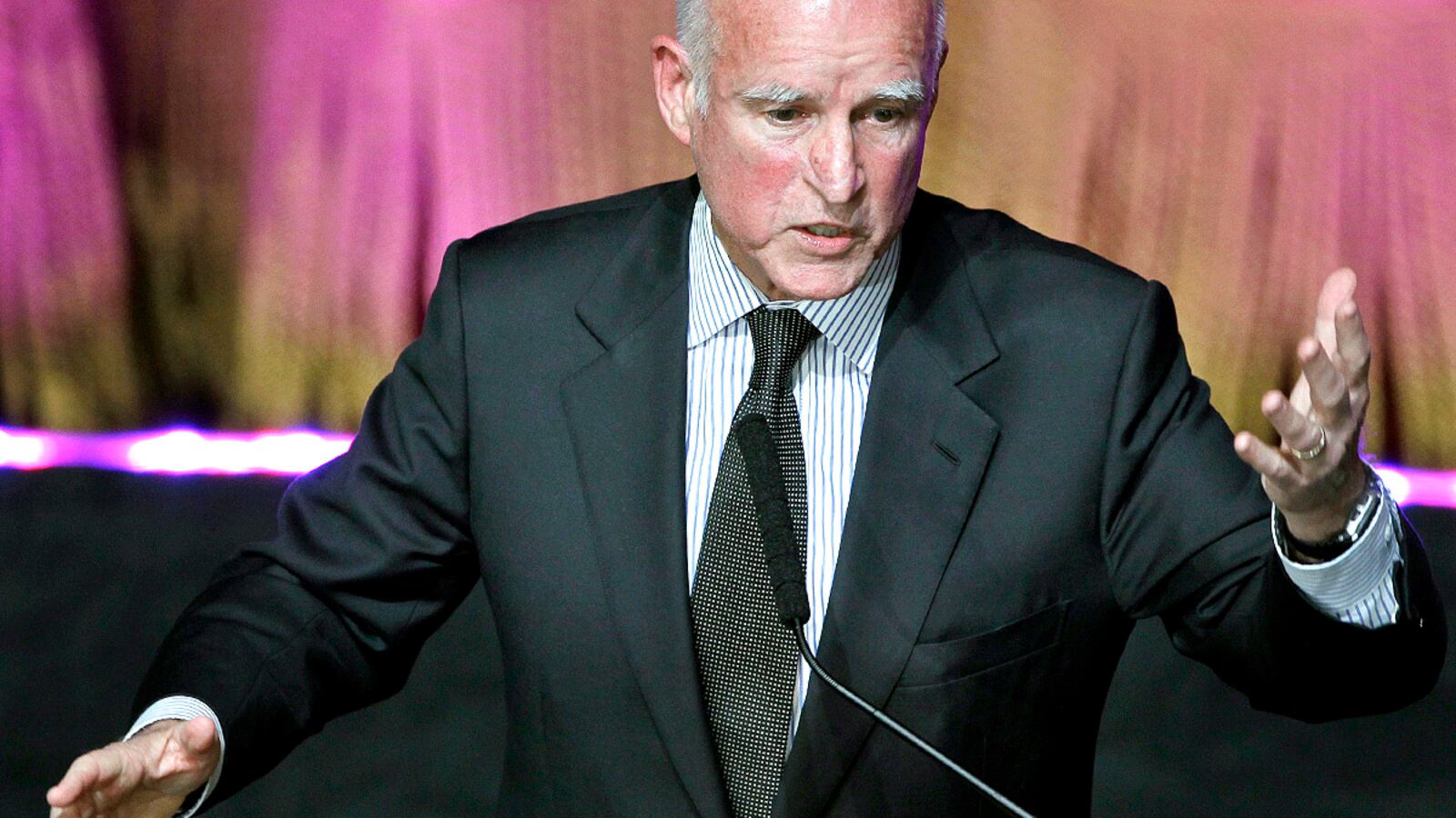 cheats/2012/05/13/gov-proposes-higher-taxes-in-ca/Jerry-Brown-ca-budget-cheat_tucfzs