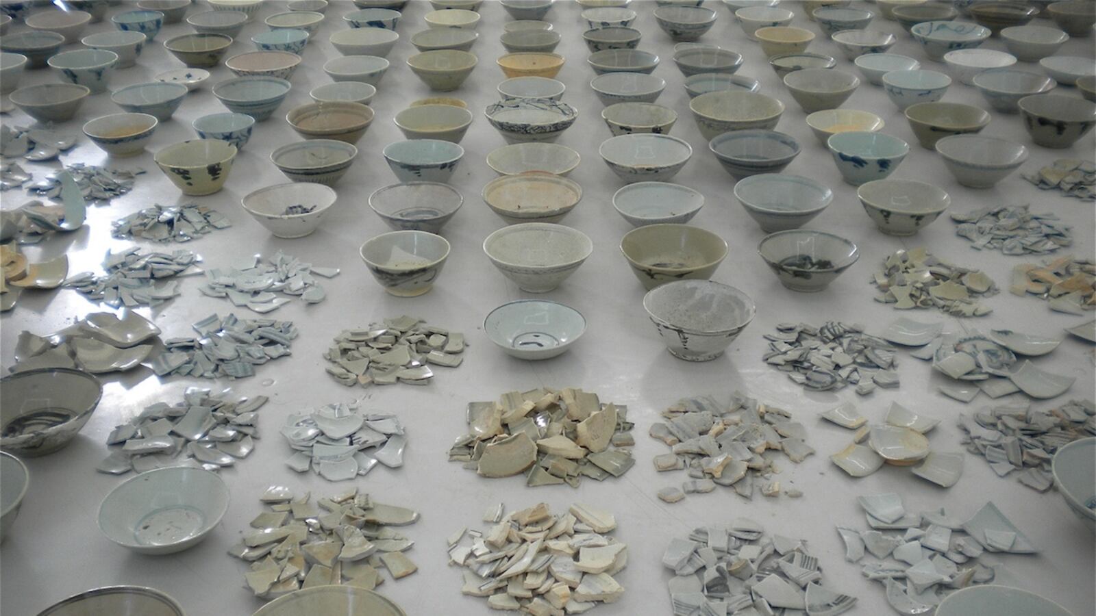 articles/2012/10/03/he-xiangyu-at-white-space-beijing-is-the-daily-pic-by-blake-gopnik/he-daily-pic_stfzgd