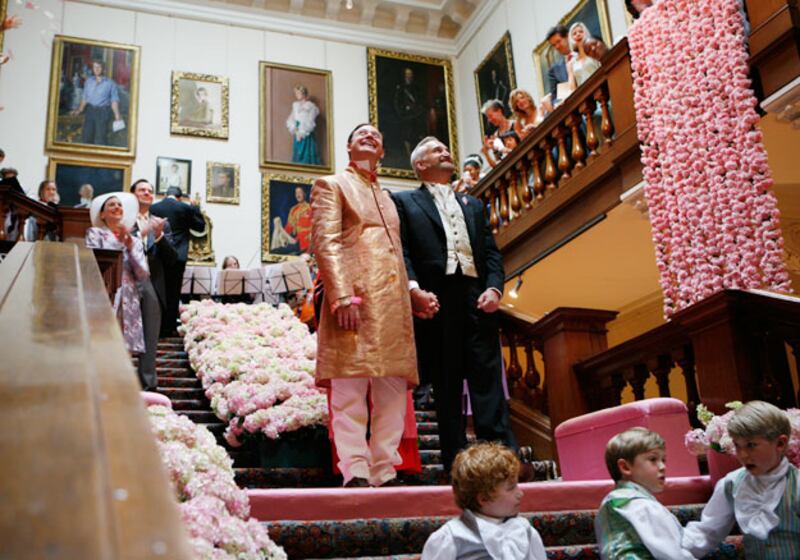 galleries/2009/04/07/celebrity-gay-weddings/gay-marriages---solomon-habich_foenxj