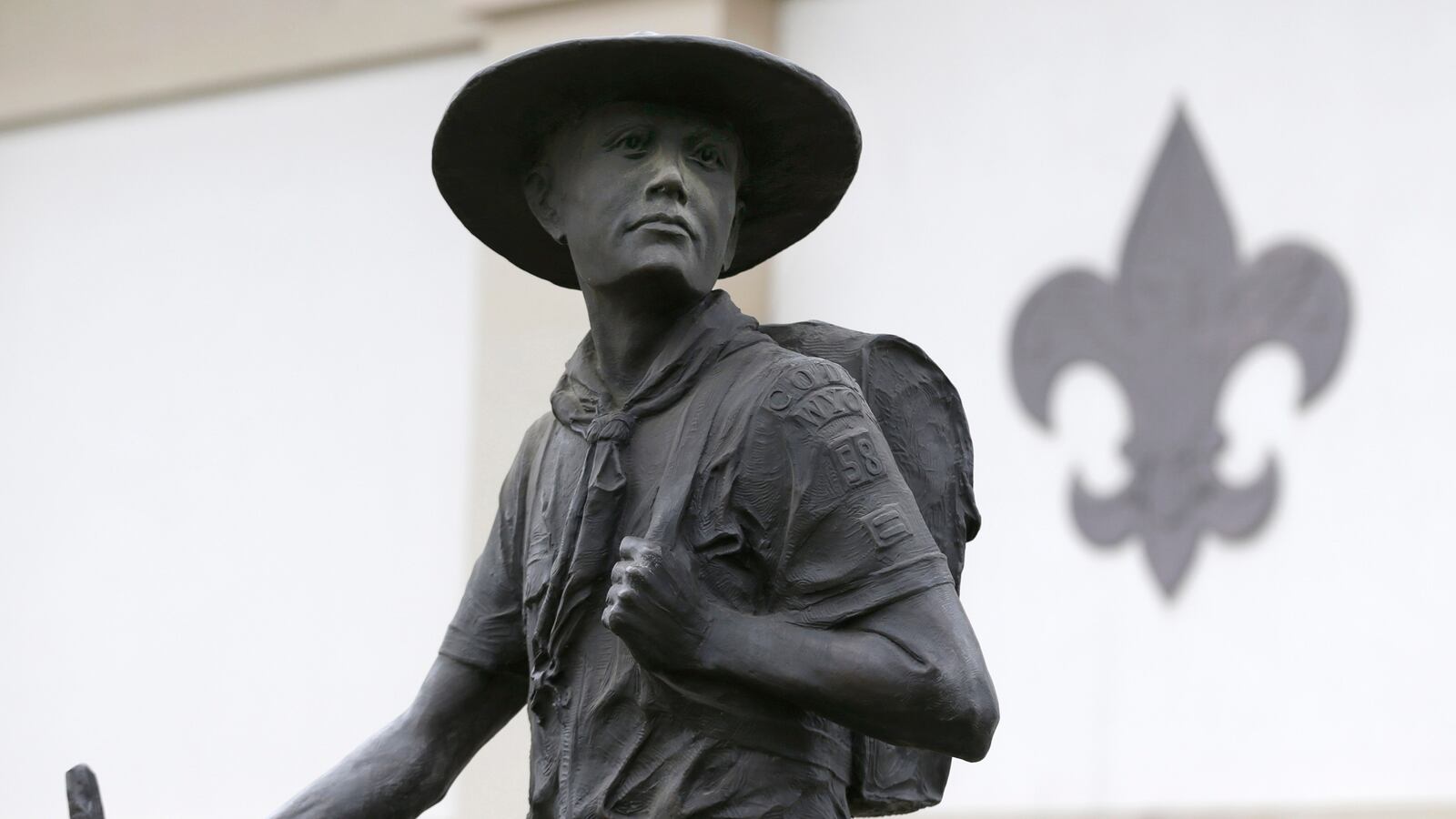 articles/2013/01/30/advocates-hail-boy-scouts-decision-on-gay-members-but-fight-isn-t-over/130129-Romano-Boy-Scout-Ban-tease_m06fuk