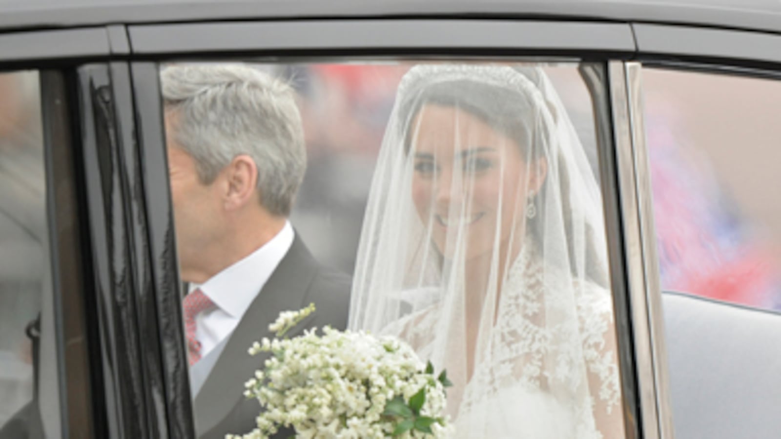 cheats/2011/04/29/kate-middleton-arrives/kate-arrives_y5na2t