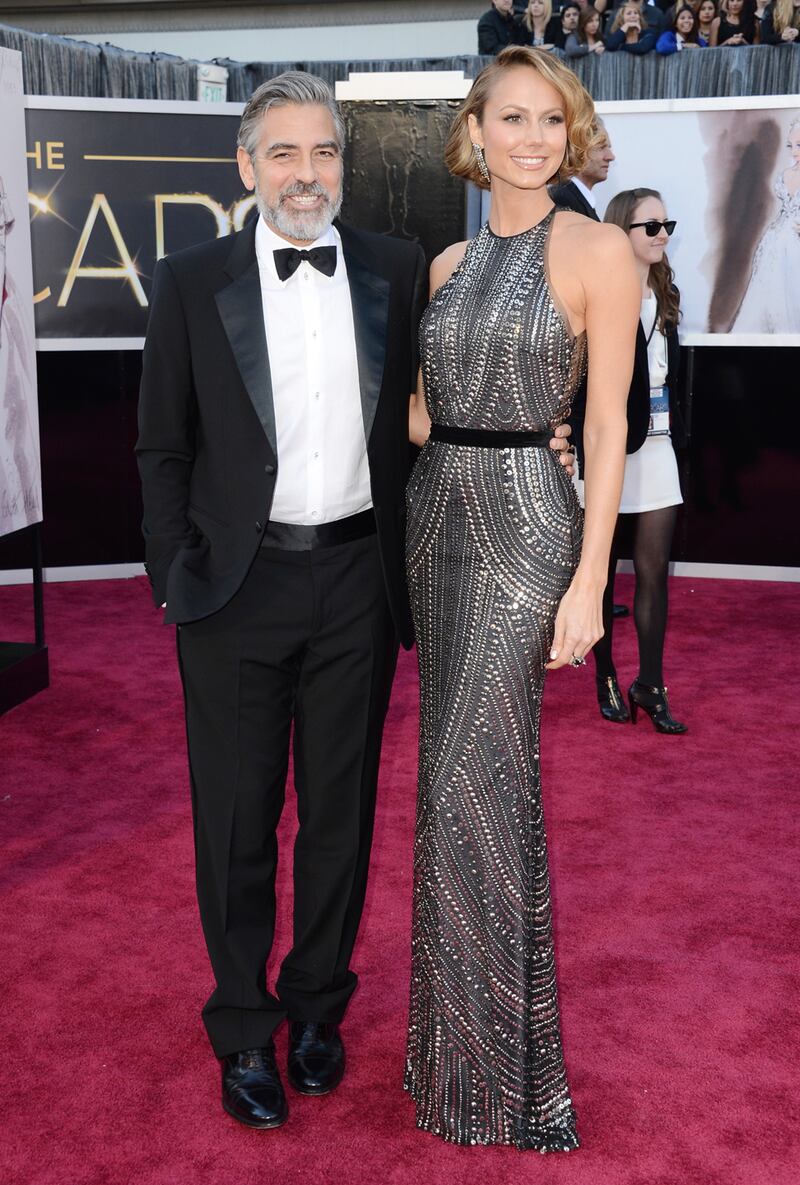 galleries/2013/02/24/best-of-the-2013-oscars-red-carpet-photos/130224-oscar-red-carpet-Clooney_duxrjb