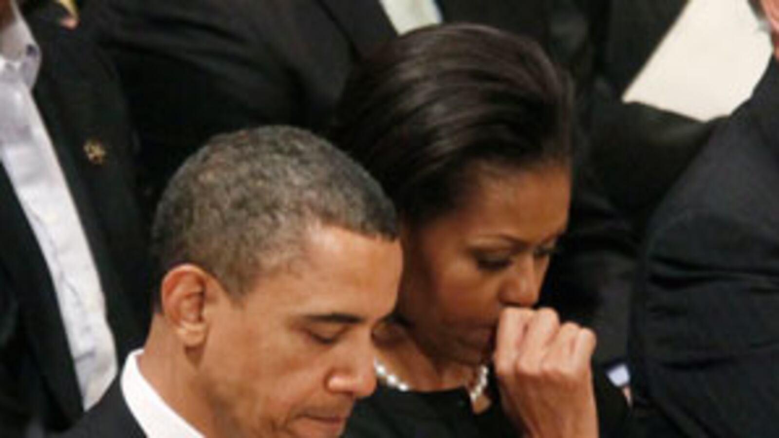 cheats/2010/04/29/obama-praises-civil-rights-leader/obama-height-funeral_qzbt25