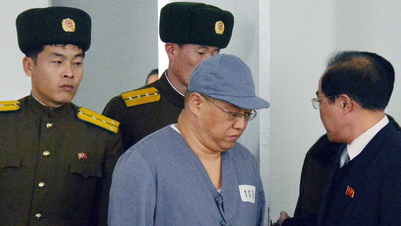 cheats/2014/01/20/jailed-american-in-nk-help-me/140120-kenneth-bae-cheat_wcsezp