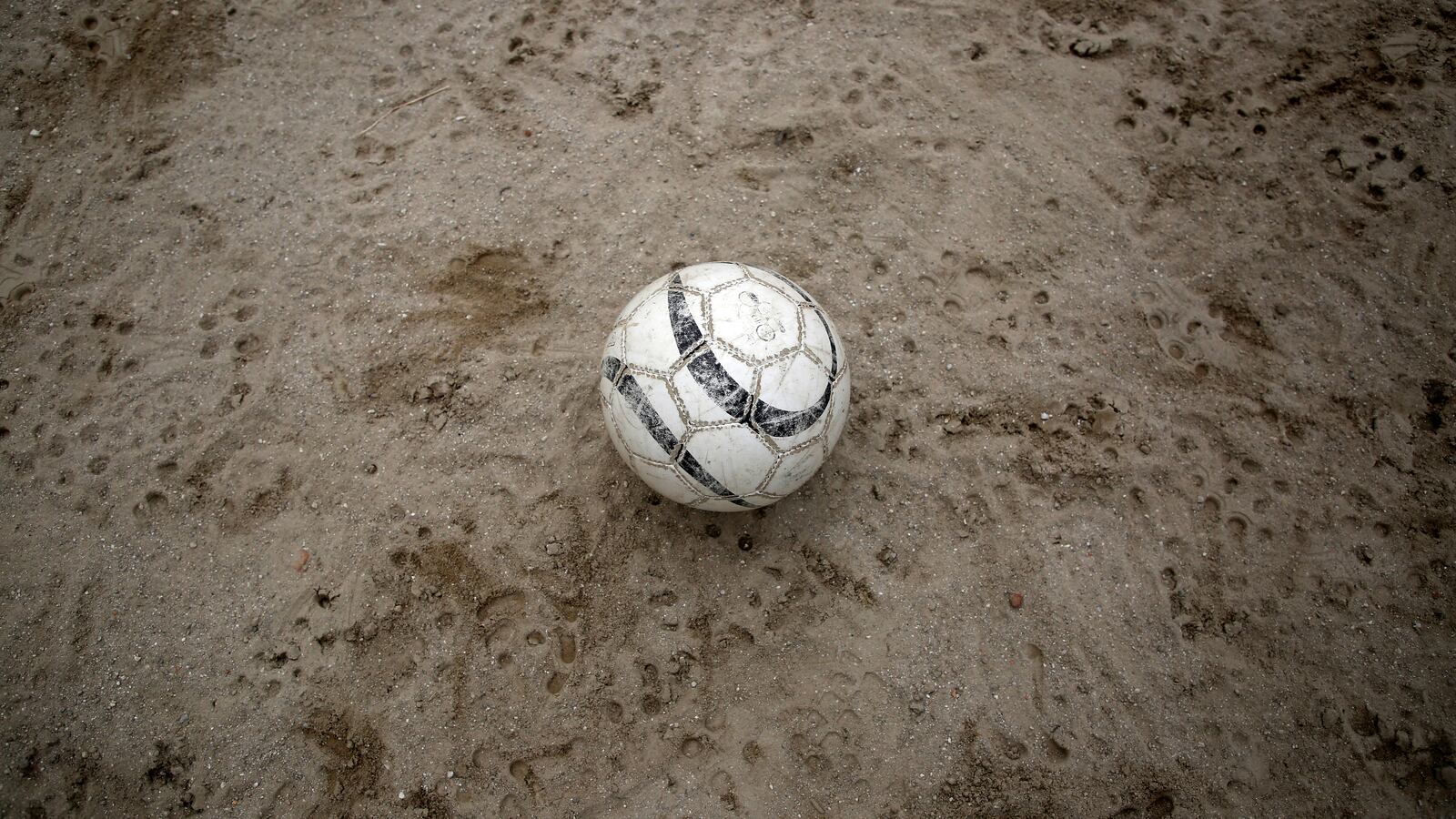 2018-06-07T162942Z_367633534_RC1819C377F0_RTRMADP_3_SOCCER-WORLDCUP-PITCHES_lktcqs