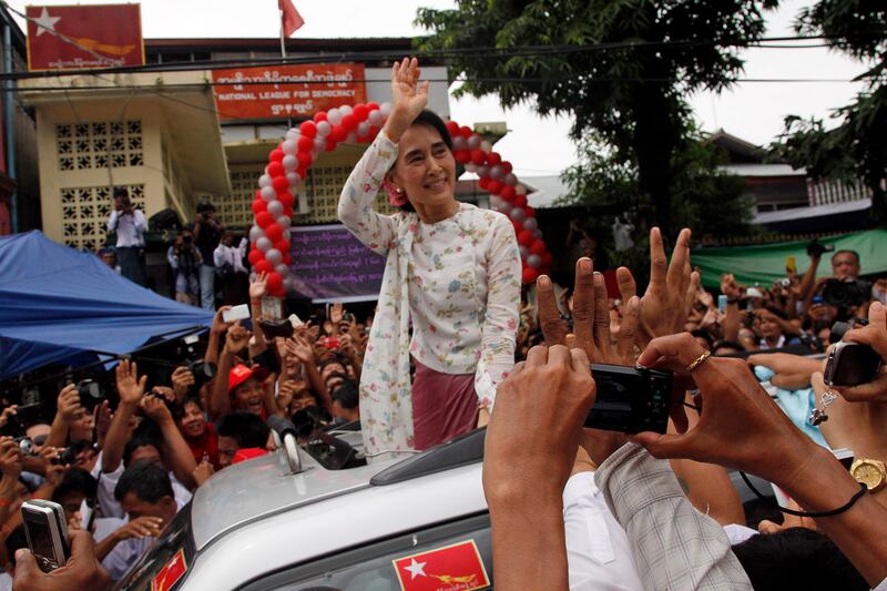 articles/2013/06/30/burmese-muslims-are-being-murdered-in-vicious-attacks-why-does-aung-san-suu-kyi-not-speak-up-by-peter-popham/130629-Popham-Aung-San-Suu-Kyi-tease_dpdvhf