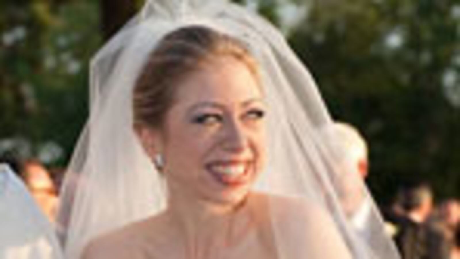 articles/2010/08/02/chelsea-clintons-wedding-dress-knockoff/howorth-chelsea-dress-1_fho2dc