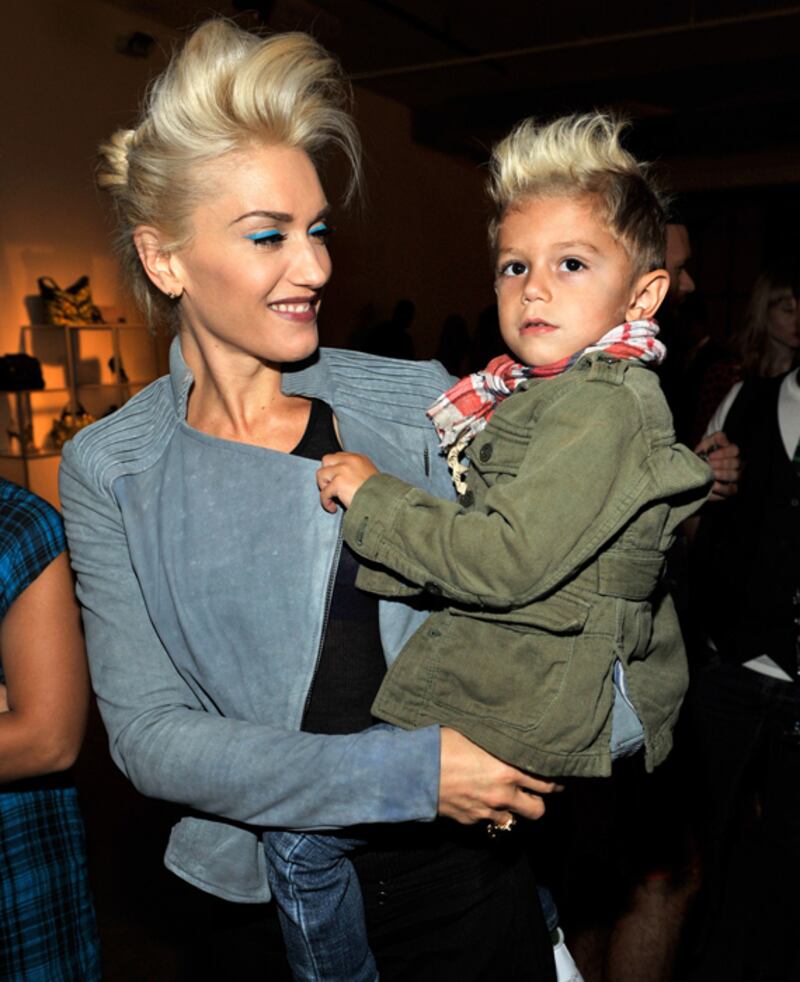 galleries/2012/08/02/pamela-anderson-jeff-holm-more-celebs-who-wear-there-s-something-about-mary-hair-photos/mary-hair-9_qi4sbx