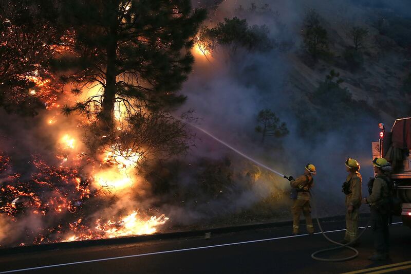 galleries/2013/08/25/massive-yosemite-wildfire-spreads-photos0/130825-Yosemite-fire-06_rkzy3e