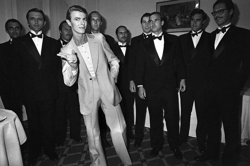 galleries/2013/01/09/david-bowie-s-eclectic-fashion-over-the-years-photos/7david-bowie1440_o9aqwv