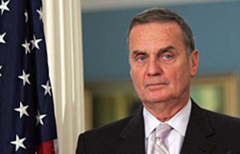 articles/2008/12/05/the-turf-war-brewing-inside-the-white-house/hoyle-general-jones_6658_cfgtfw