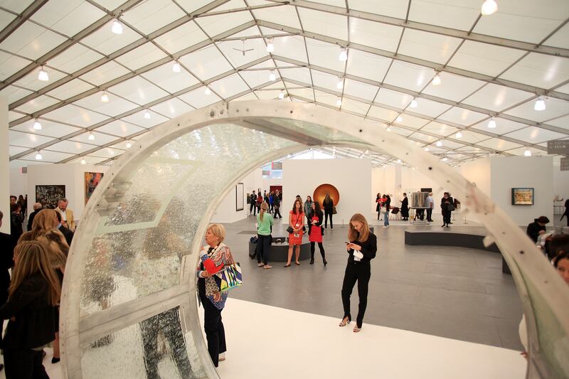 galleries/2013/05/10/scenes-from-frieze-art-fair-new-york-2013-photos/frieze-scene-10_quqi32
