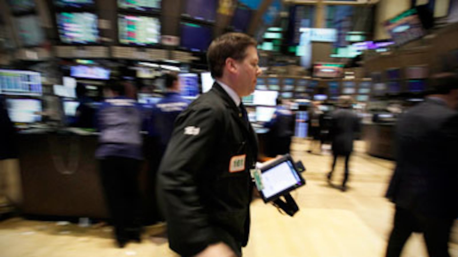 articles/2011/04/11/warren-buffett-scandal-illustrates-ethics-problems-on-wall-street/lipman-wall-street_172312_nxmmyu