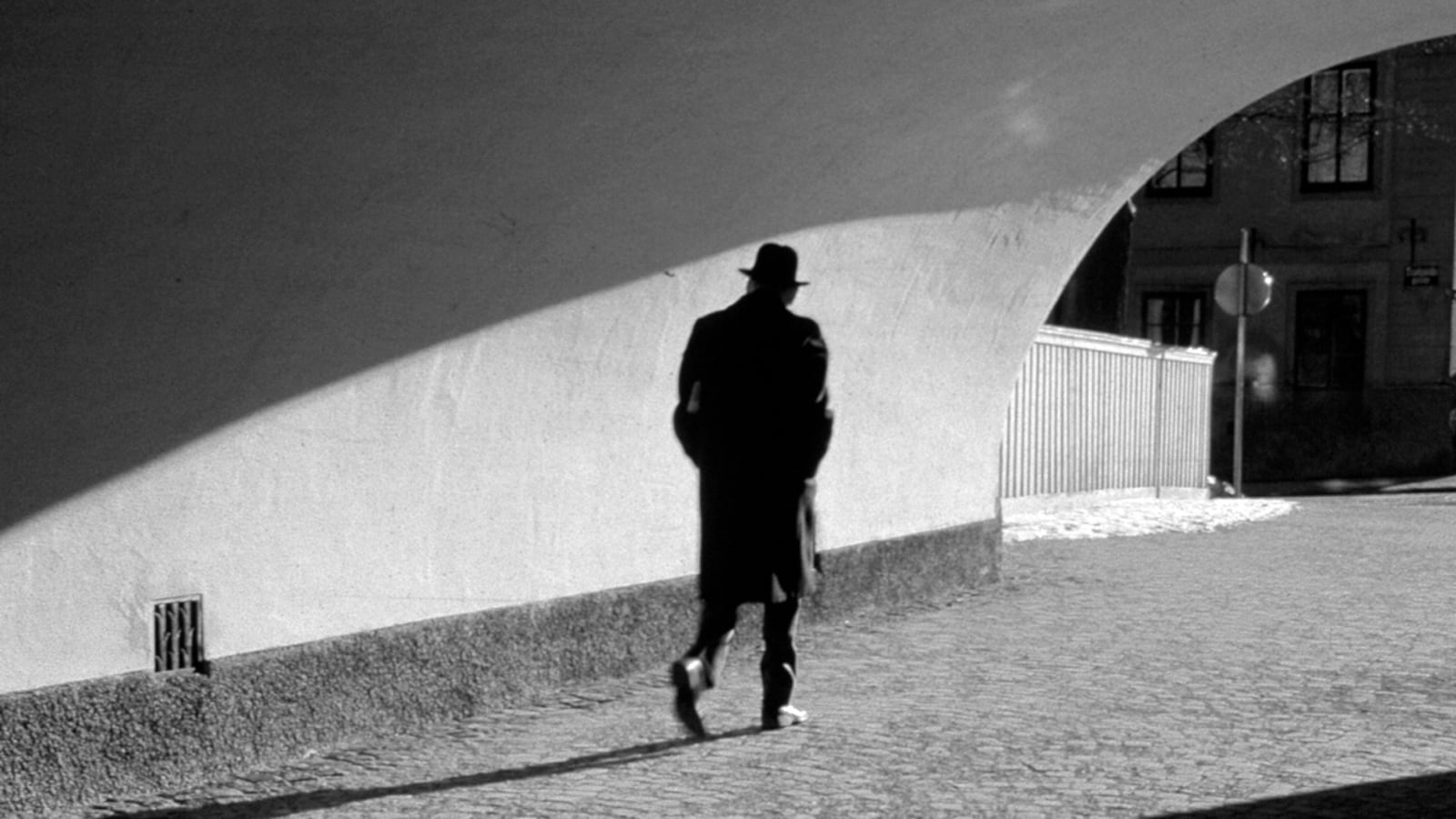 articles/2012/07/01/inside-the-mind-of-the-spy-agents-struggle-in-the-shadows/psychology-of-spies-wilder_xmy7fr