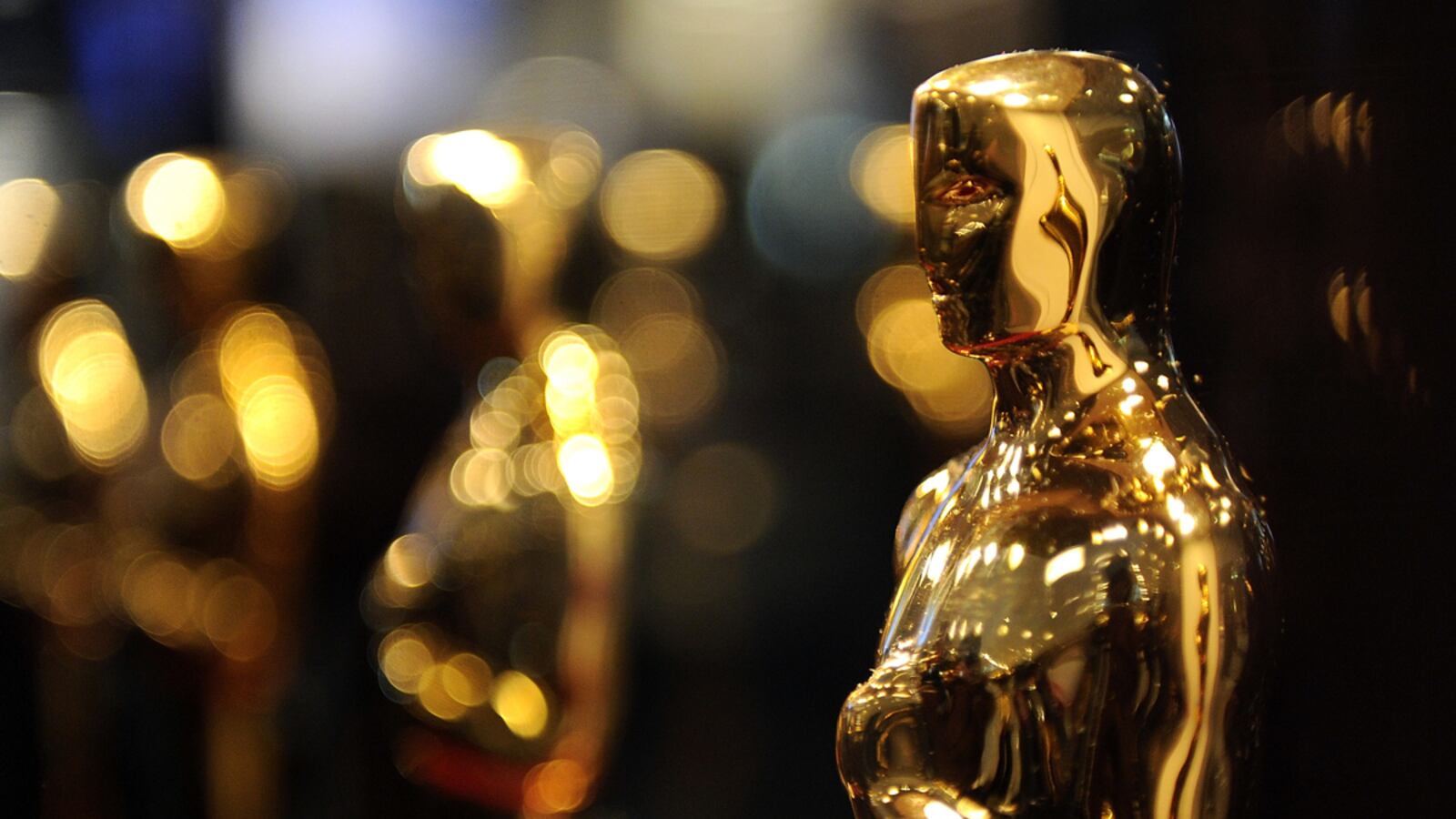 articles/2011/12/23/the-real-gold-hollywood-craves-is-academy-awards-not-box-office/oscar-award-season-medved_zfhnmc