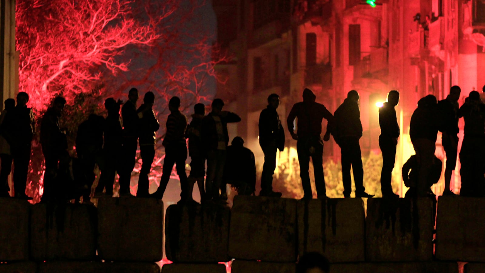 cheats/2012/02/02/egyptian-riots-turn-violent/egypt-riot-protests2_xzc8ww