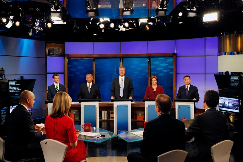 articles/2013/09/04/antiq-hennis-s-bloody-stroller-shames-new-york-city-mayor-s-race/130903-mayoral-debate-daly-embed2_eekp7p