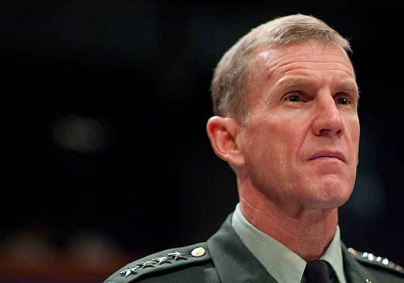 galleries/2010/11/18/the-10-biggest-career-crashes/career-crashes---mcchrystal_uaddql