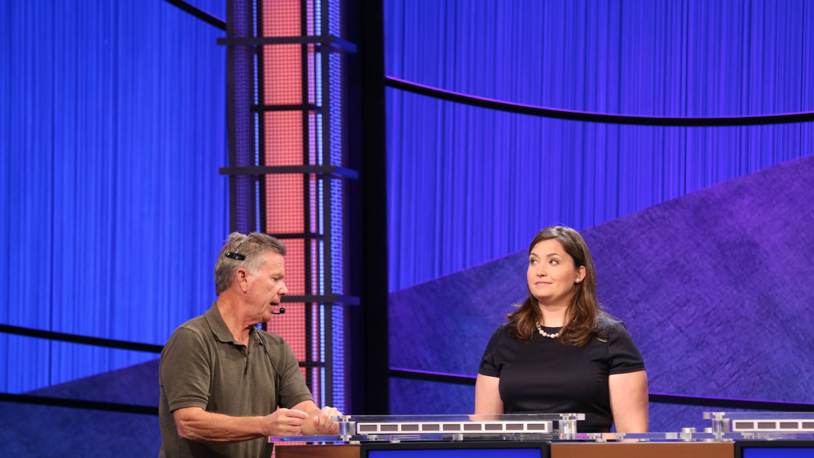 articles/2014/11/20/jeopardy-champion-julia-collins-s-brain-feels-like-mush/141121-jeopardy-embed_nt2igj