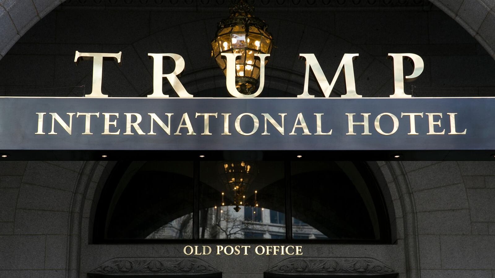 171102-Resnick-trump-hotel-hero_zwceil