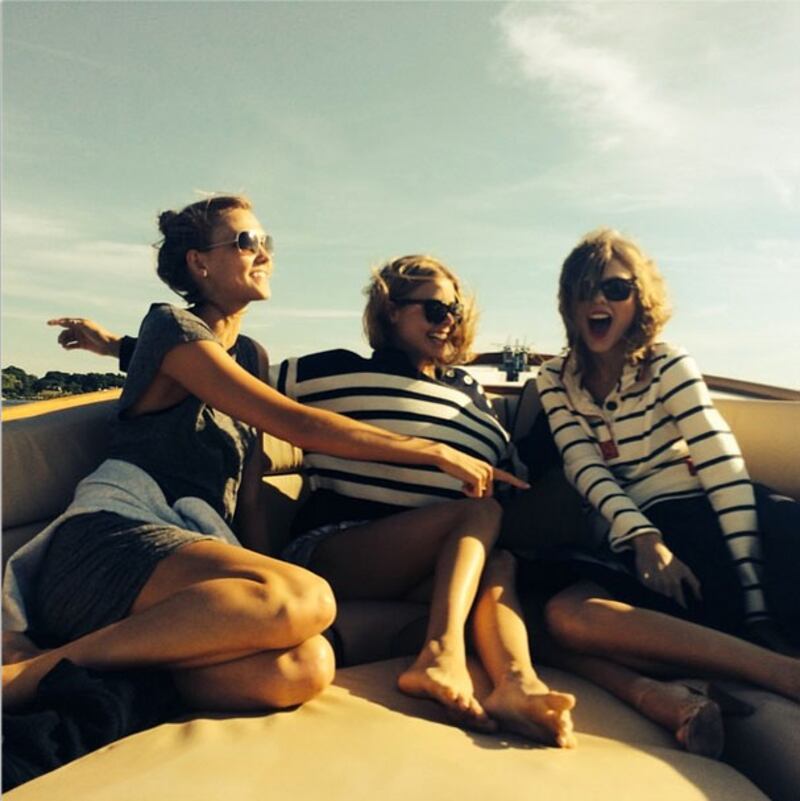 galleries/2014/07/05/from-karlie-kloss-to-taylor-swift-the-11-best-fashion-instagrams/140702-insta-taylor_civz6h