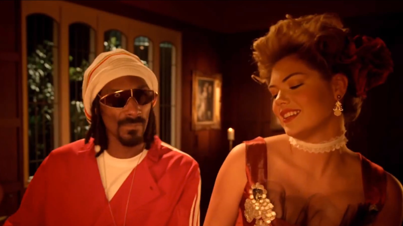 articles/2013/10/09/kate-upton-models-hot-pockets-dvf-president-resigns/131009-kate-upton-hot-pocket-cheat_svkxza