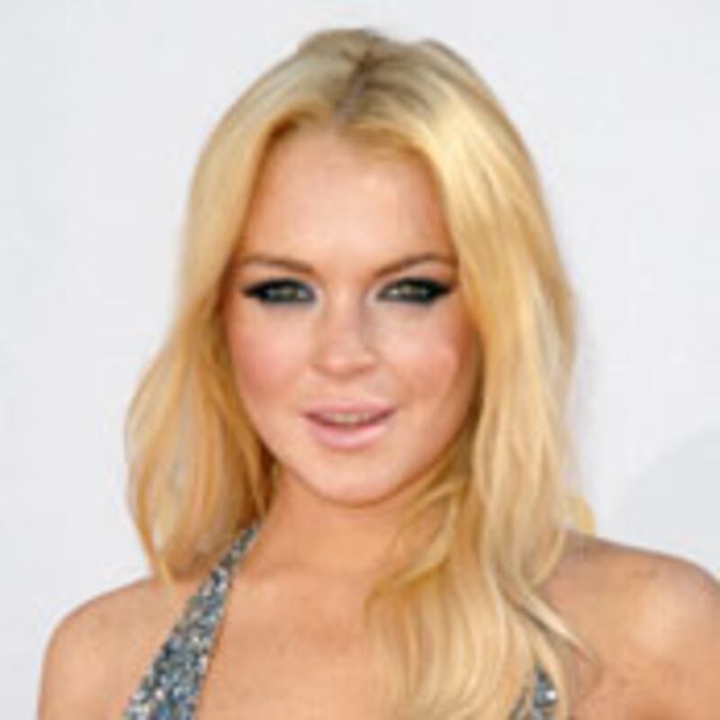 articles/2010/08/05/lindsay-lohan-debuts-new-handbag-collection/howorth_118175_zowxzg