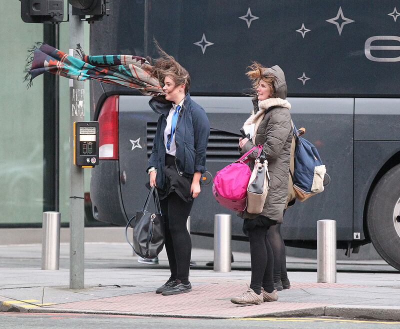 galleries/2014/02/13/wild-wednesday-flooded-britain-battered-by-storm-photos/140212-uk-weather11_ewt0xn