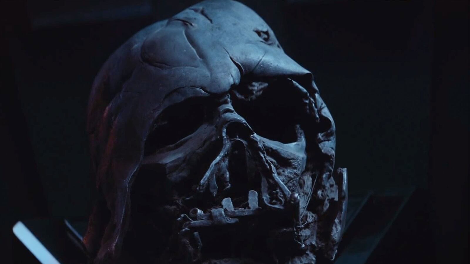 articles/2015/04/17/how-the-hype-machine-is-ruining-movies/150416-schager-trailer-hype-tease_eh2y7m