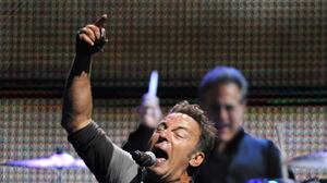 cheats/2009/10/11/springsteen-bids-giants-stadium-farewell/springsteen_c0ebsl