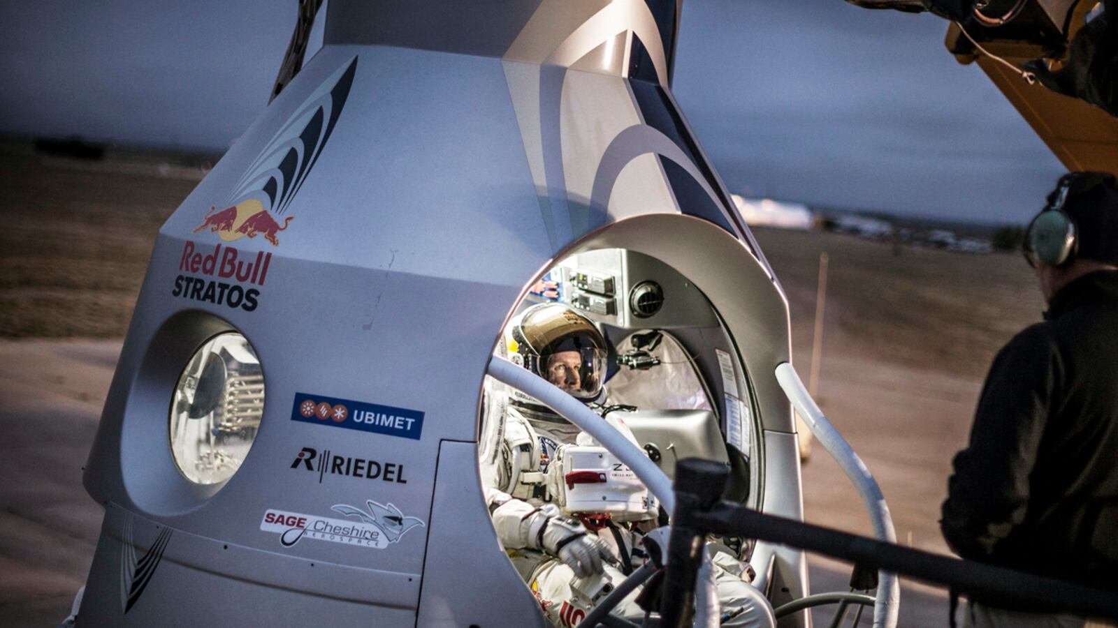 cheats/2012/10/13/redbull-skydiver-preps-for-jump/redbull-felix-stratos-cheat_fikyif