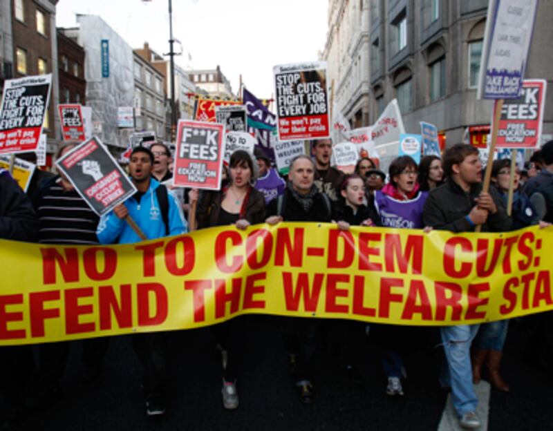 articles/2010/10/20/tea-party-fraud-british-budget-cuts-show-true-conservatism/artilce---beinart-england-spending-cuts_r9jnh6