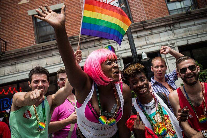 galleries/2013/06/30/celebrate-america-s-gay-pride-parades-photos/130630-pride-parade-08_ymy8hl