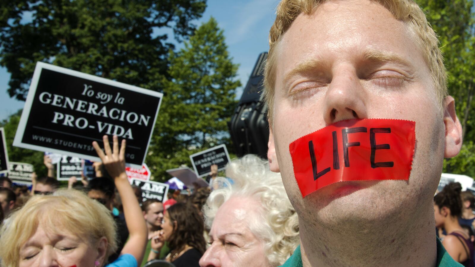 articles/2016/09/16/pro-life-leaders-finally-embrace-donald-trump/160915-Woodruff-Pro-Life-Leaders-Finally-Embrace-Trump-tease_luzafb