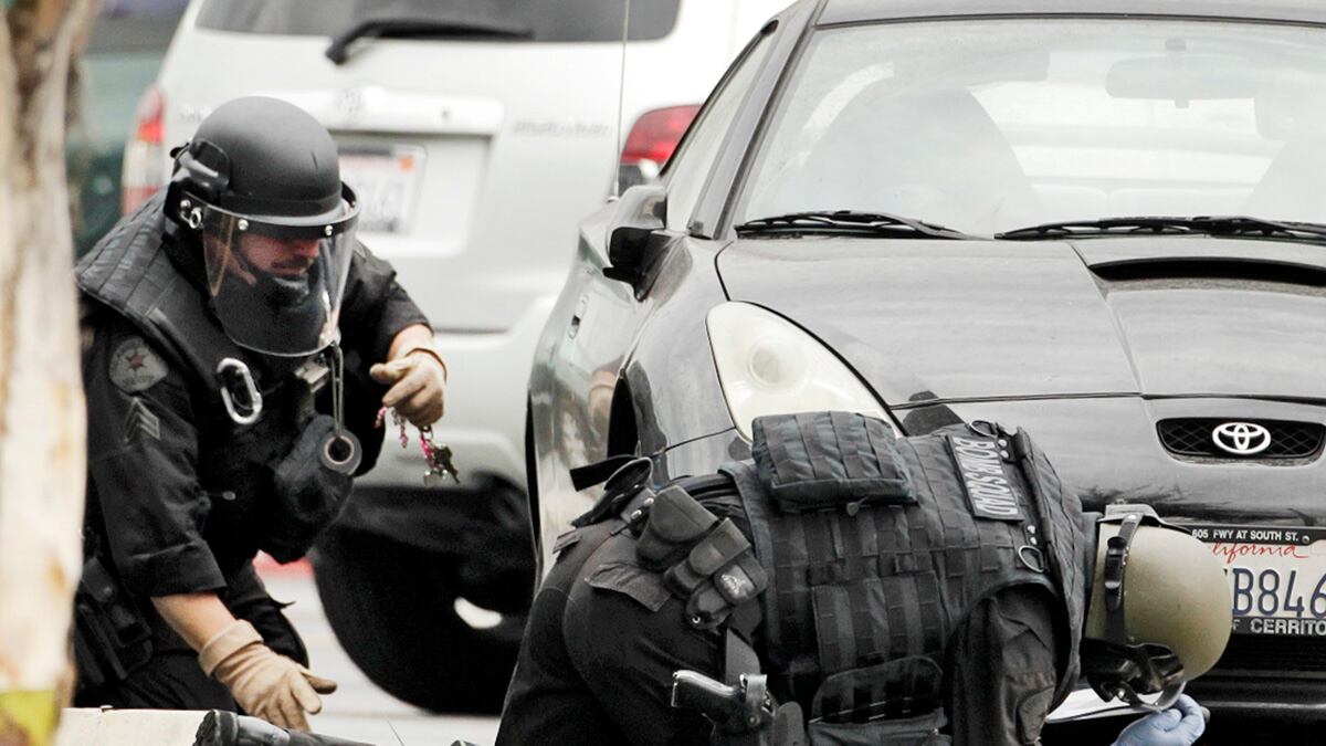 cheats/2012/09/06/suspects-escape-in-la-bank-heist/la-bank-bomb-robber-cheat_b72hoo