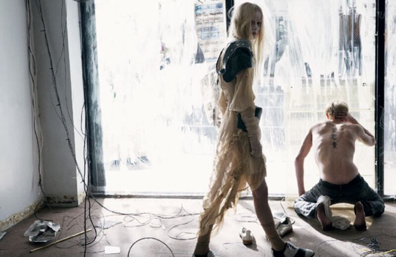 galleries/2010/03/10/craig-mcdean-teen-spirit/craig-mcdean-2---8_pv42bm