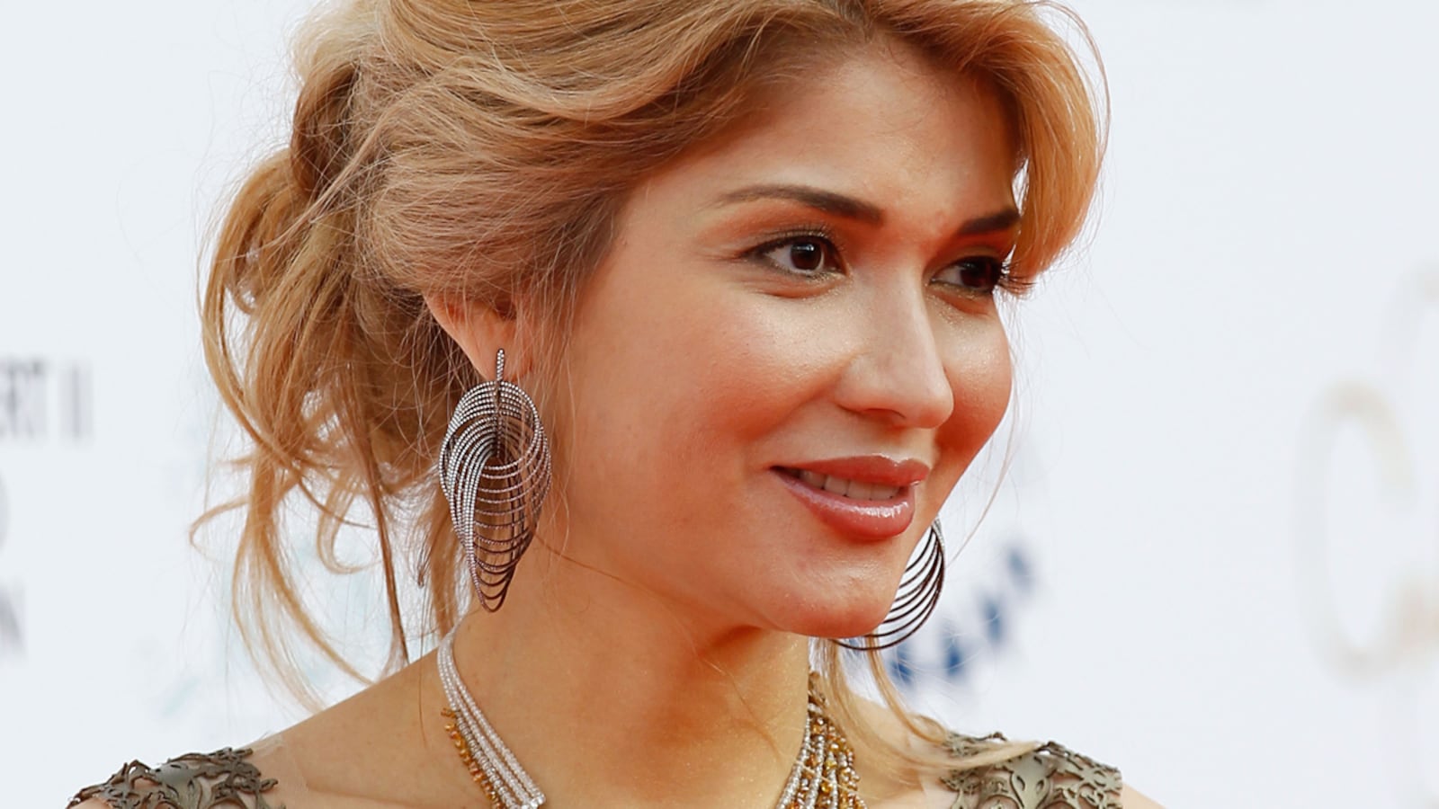 articles/2012/06/18/googoosha-uzbek-dictator-s-daughter-is-a-disco-queen/googoosha-lee_uqm0ne