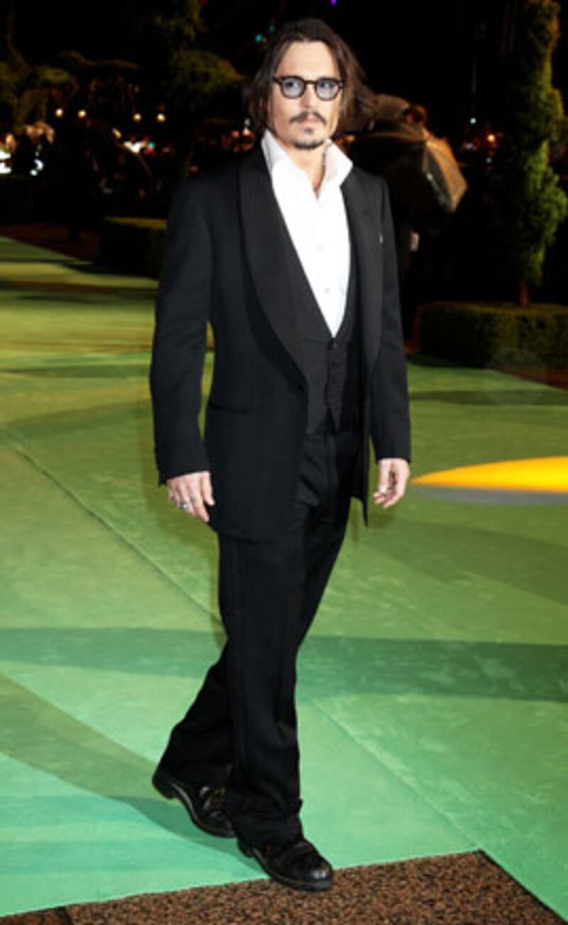 galleries/2010/02/25/alice-in-wonderland-premiere/alice-in-wonderland-premiere---depp_smmttp